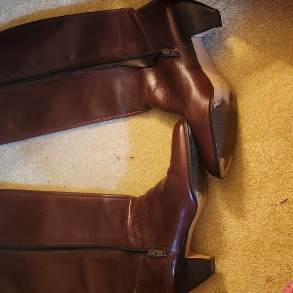 Vintage Etienne Aigner Elegant Brown Leather Women's Boots - Picture 5 of 7